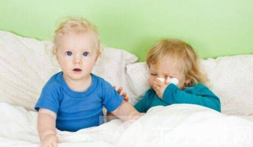 北京儿童医院专家分析：孩子感冒发烧何时该去医院？