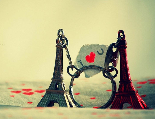 心理测试:睡觉前,你喜欢做哪些事?5个选择,测出你的爱情生活