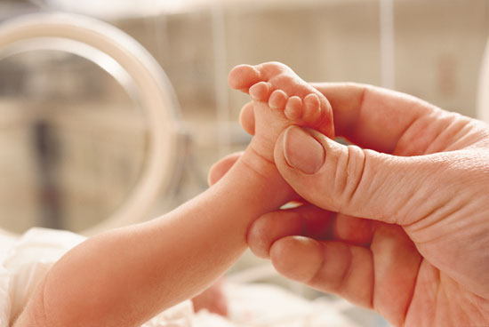早产宝宝要正确喂养 为什么早产的宝宝会怕疼_拓诊卫生资讯
