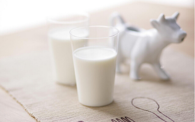 牛奶好喝，两类糖友要少喝_拓诊卫生资讯