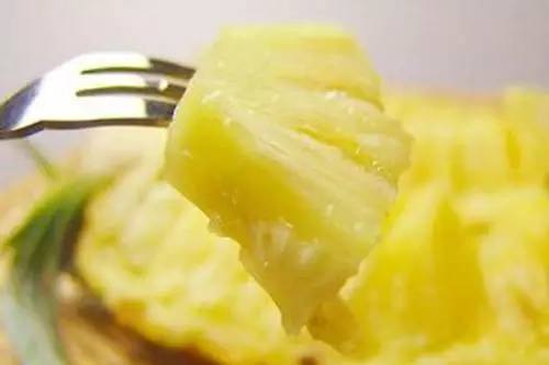 吃菠萝过敏的症状 吃菠萝过敏怎么办_拓诊卫生资讯