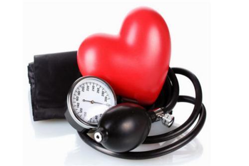 高血压等慢性病低龄化明显 专家主张合理膳食