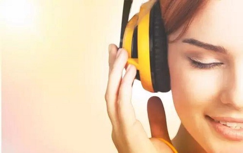 网友自曝:熬夜突发脑出血,他的坏习惯,很多人天天重复_拓诊卫生资讯