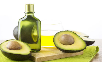 使用面部护肤油的9个理由